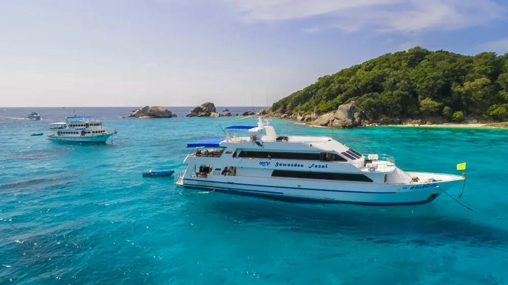 MV Sawasdee Fasai Liveaboard luxury vessel